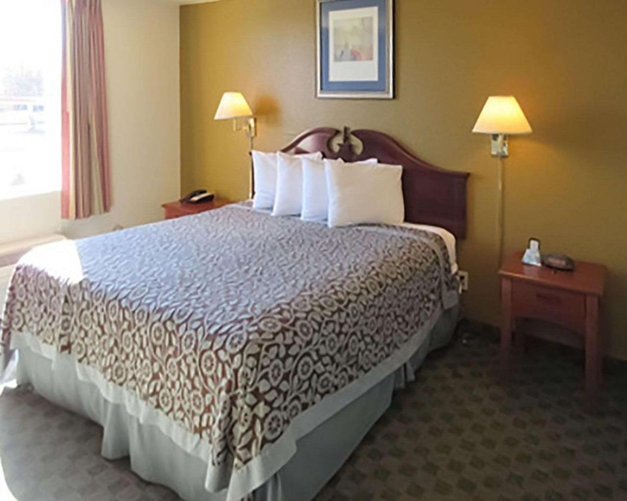 Rose City Inn & Suites Тайлер Экстерьер фото