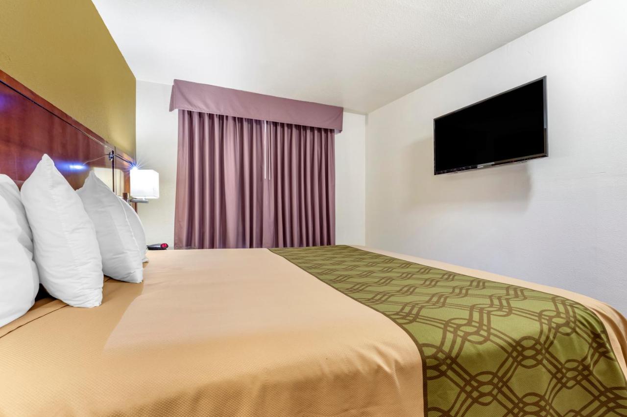 Rose City Inn & Suites Тайлер Экстерьер фото
